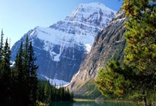 强力反击破敌突围，球队士气高涨信心百倍